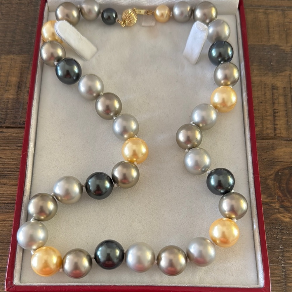 Masami pearl necklace